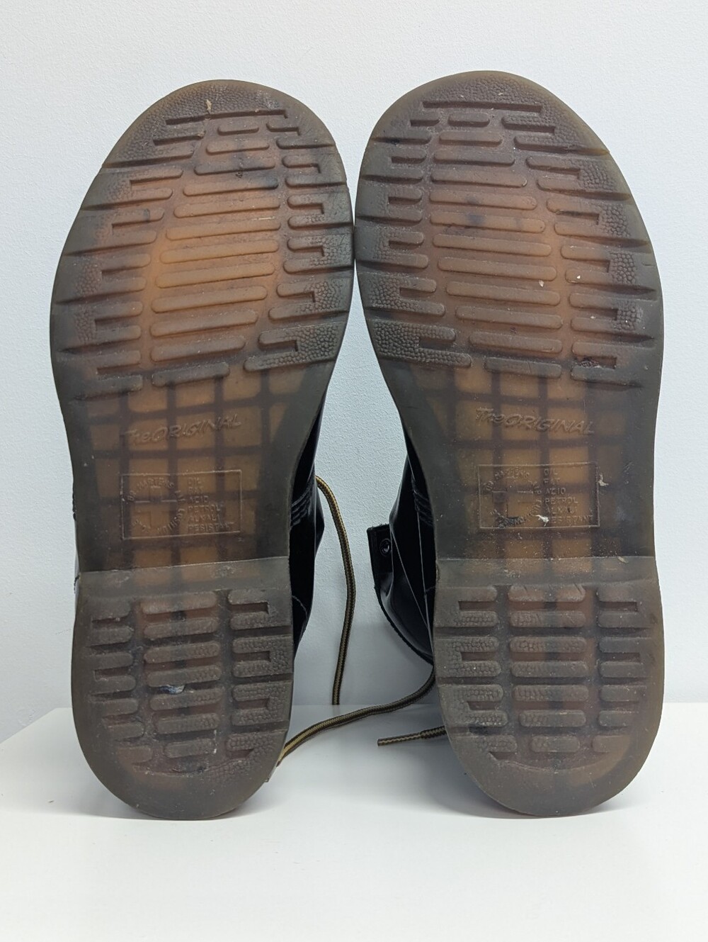Dr. Martens 1460 Women's Smooth Leather Lace Up Boots, Used. - Picture 3 of 5